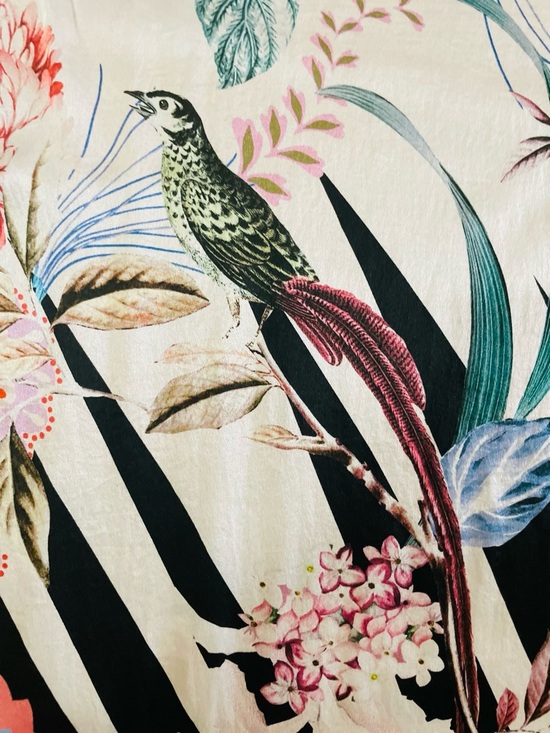 Ted Baker Dyanna Decadence Long Scarf. 

Crafted from 100% silk - Picture 6 of 12